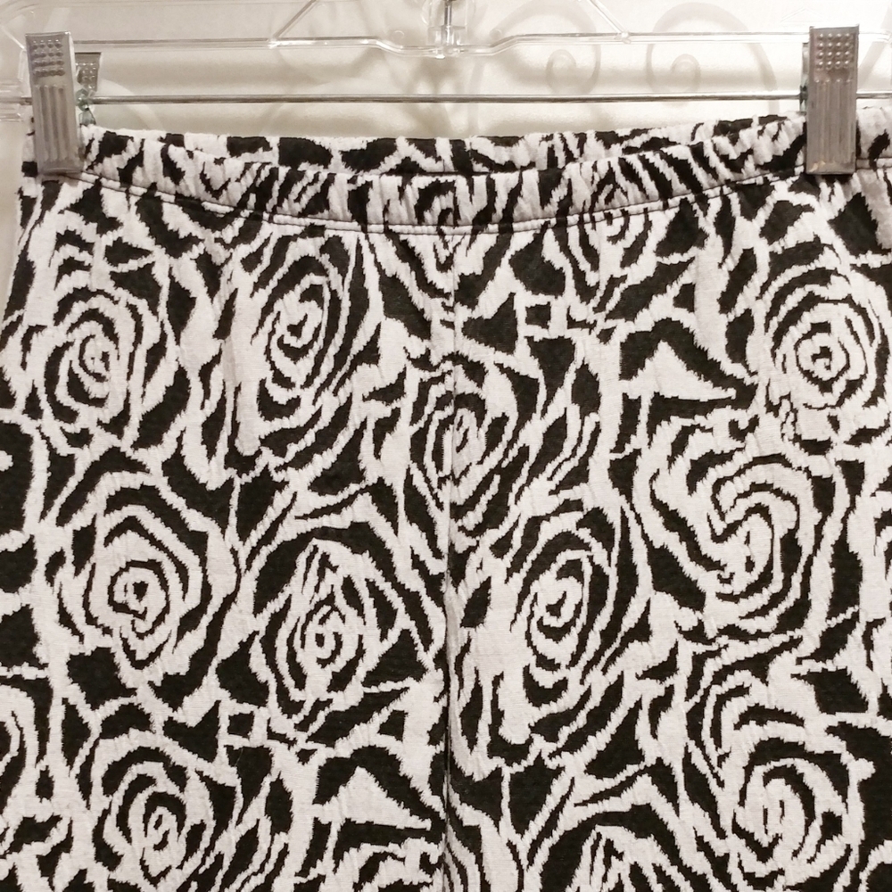 WOMENS BLACK & WHITE ROSES LEGGINGS SIZE S - Picture 2 of 2